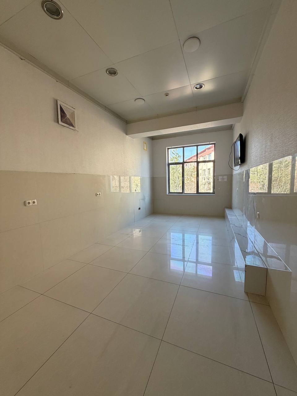 Аренда коммерческого помещения в yashnabad районе, 1 611 м² — yashnabad, фотография 2