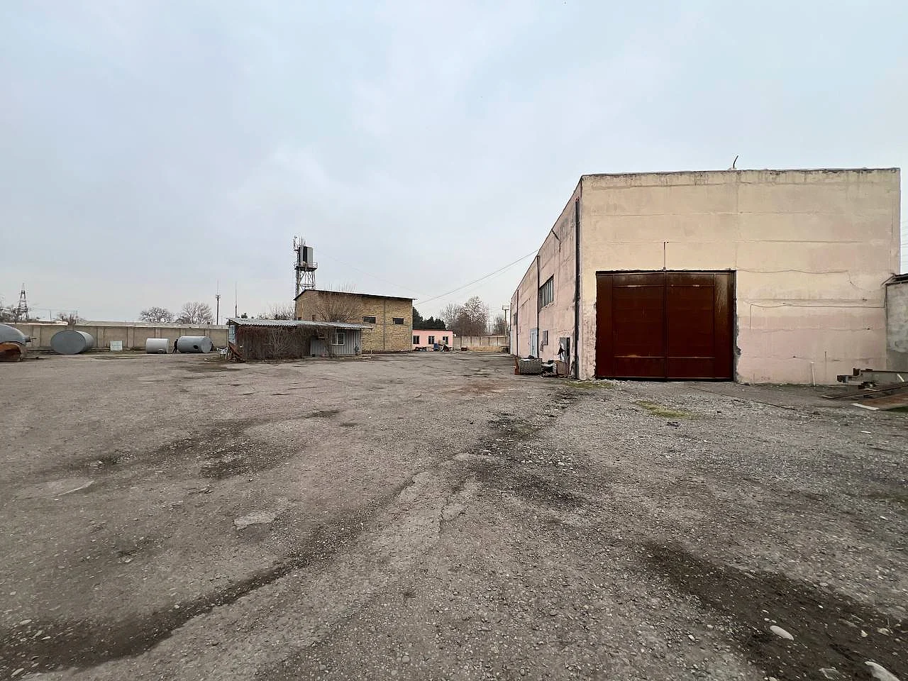 Продажа коммерческого помещения в oblast-yukorichirchiq районе, 800 м² — oblast-yukorichirchiq — Ташкент, oblast-yukorichirchiq
