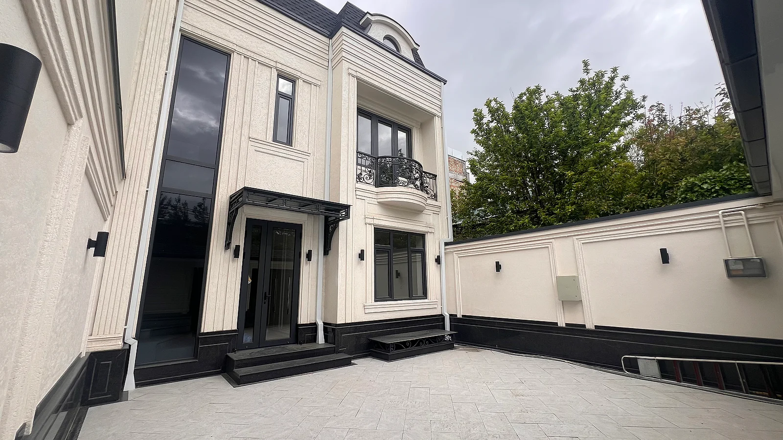 Продажа дома в mirzo-ulugbek районе, 300 м² — Циолковский — Ташкент, mirzo-ulugbek