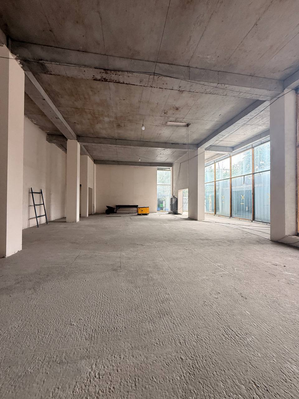 Аренда коммерческого помещения в yakkasaray районе, 1 500 м² — Шота Руставли, фотография 3