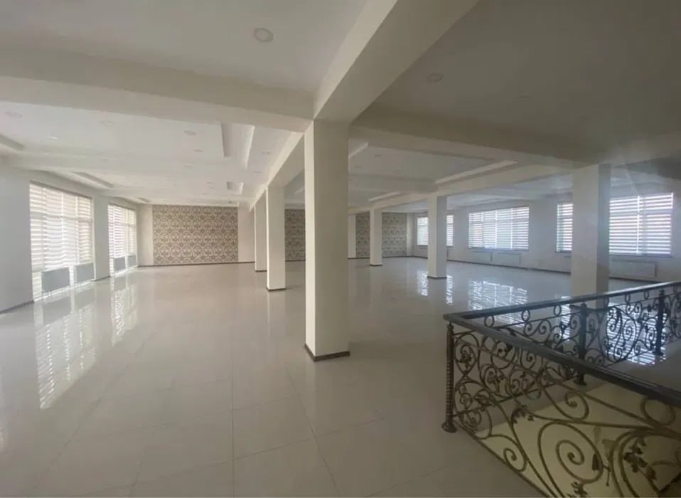 Продажа коммерческого помещения в mirzo-ulugbek районе, 1 200 м² — Evos, фотография 2