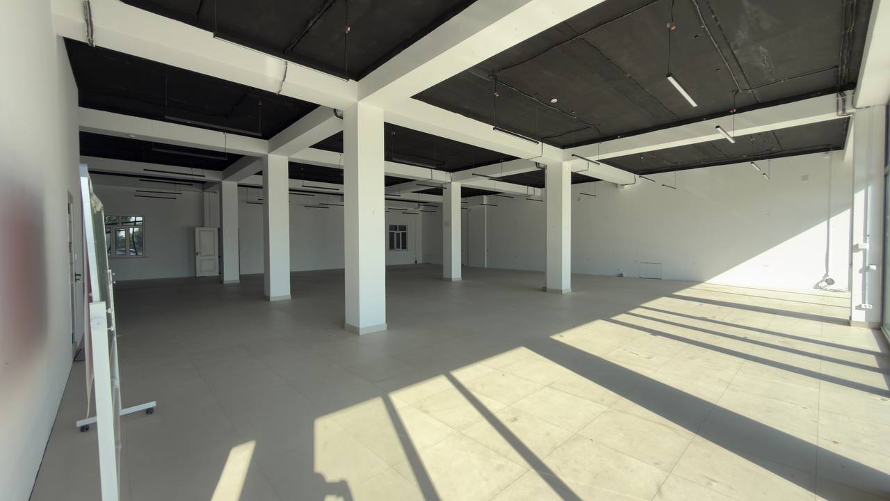 Аренда коммерческого помещения в yangihayot районе, 1 000 м² — yangihayot, фотография 2