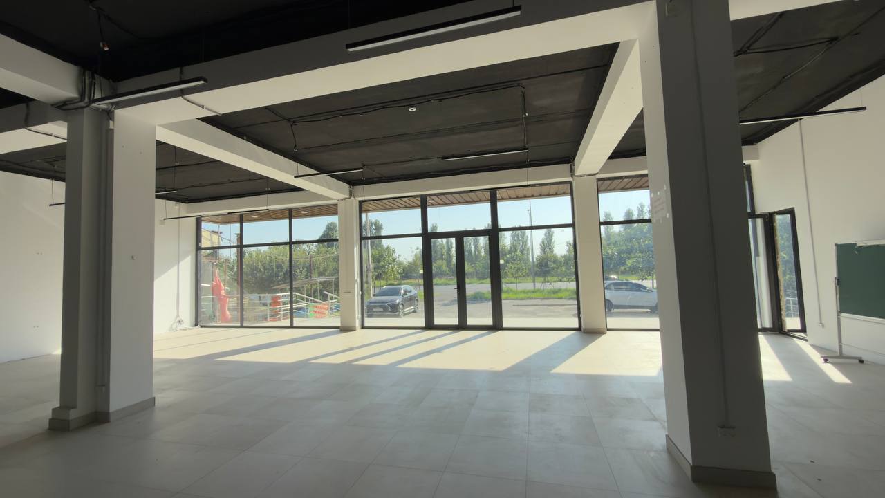 Аренда коммерческого помещения в yangihayot районе, 1 000 м² — yangihayot, фотография 3