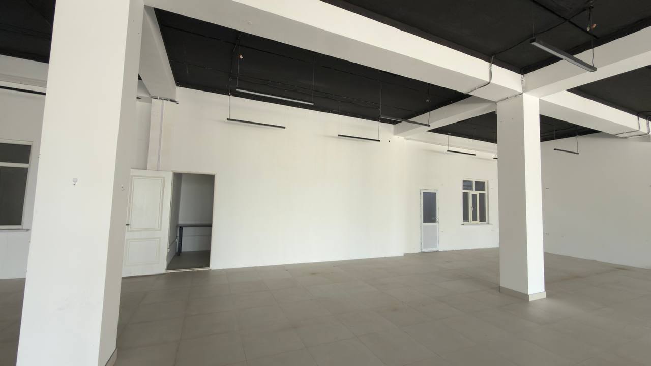 Аренда коммерческого помещения в yangihayot районе, 1 000 м² — yangihayot, фотография 4