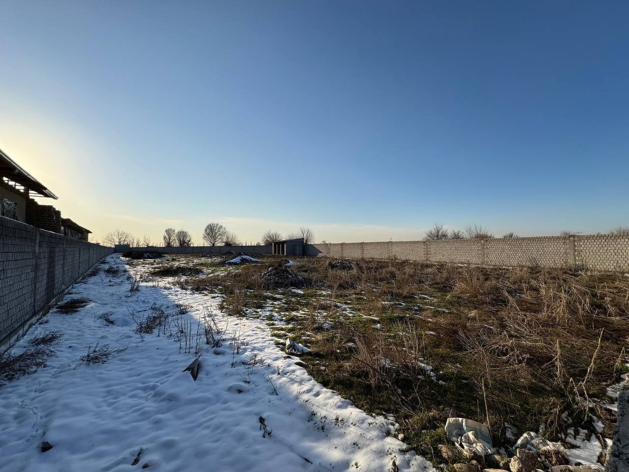 Продажа земельного участка в oblast-yukorichirchiq районе — oblast-yukorichirchiq, фотография 2