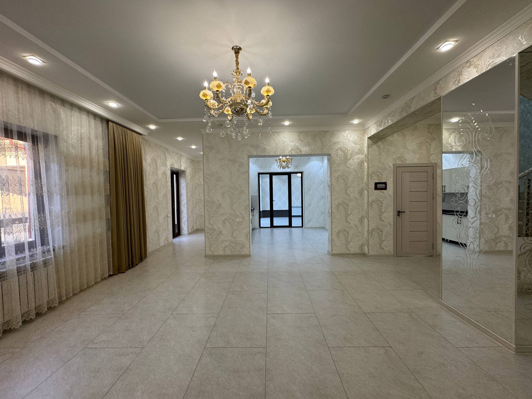 Продажа коттеджа в oblast-kibray районе, 200 м² — Лимонарий, фотография 2
