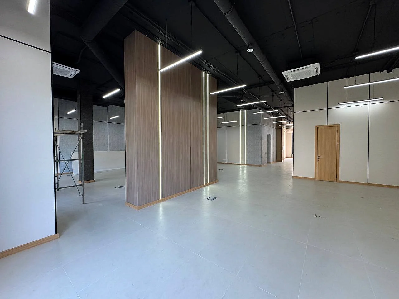 Аренда коммерческого помещения в Юнусабадском районе, 340 м² — метро «Минор», Финансовый институт, Алайский базар, ЖК «Muhtasham», фотография 1