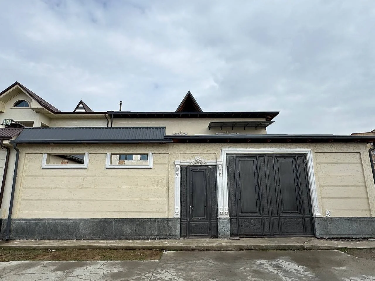 Продажа коттеджа в Яшнабадском районе, 272 м² — махалля Гузал, банкетный зал Seoul, фотография 1