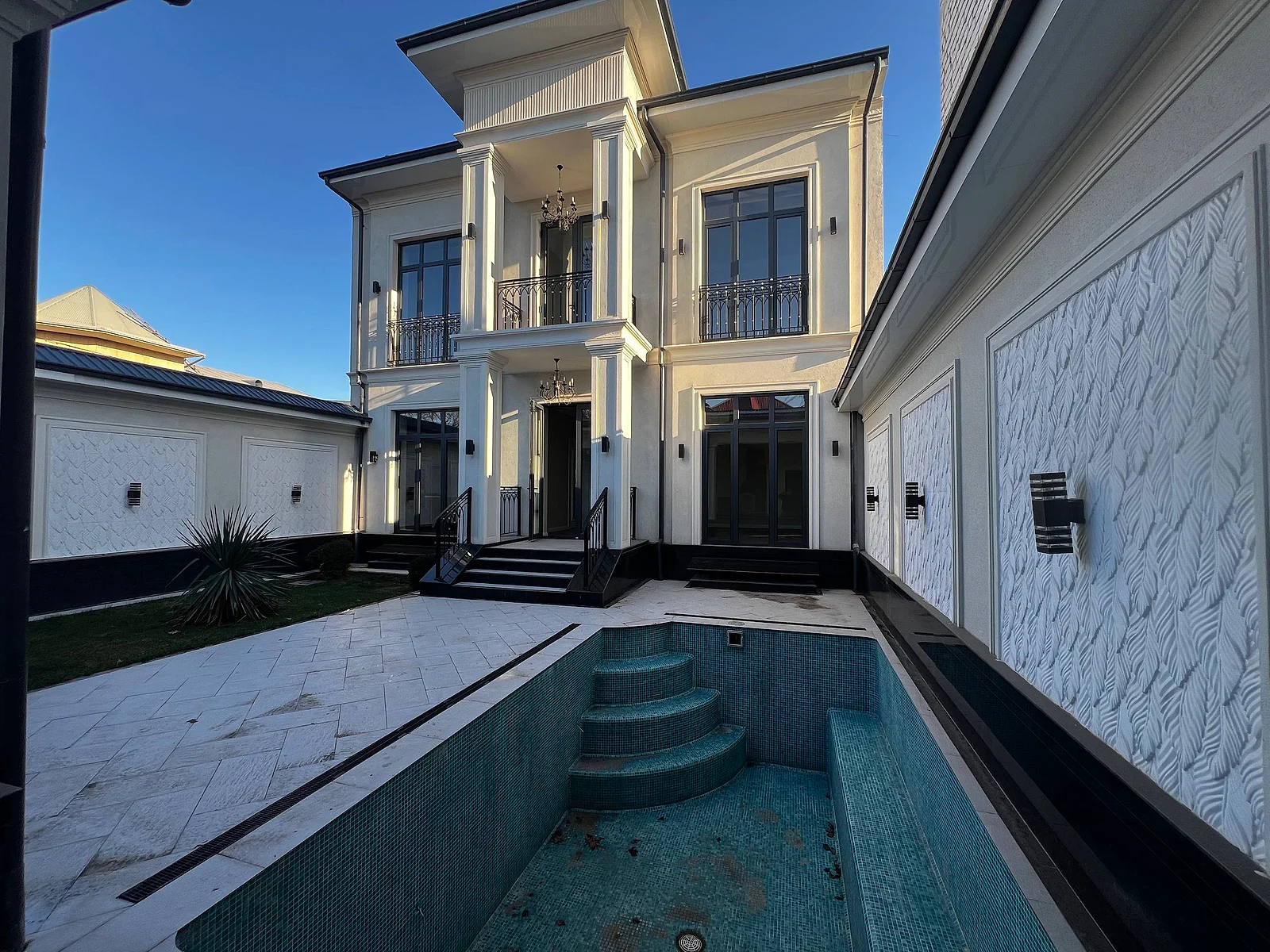 Продажа дома в mirzo-ulugbek районе, 450 м² — Никитина — Ташкент, mirzo-ulugbek