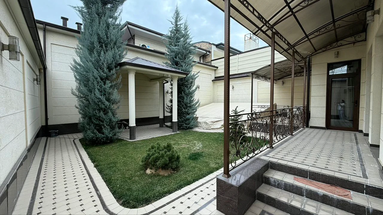 Продажа дома в mirzo-ulugbek районе, 350 м² — Центр Луначарского — Ташкент, mirzo-ulugbek